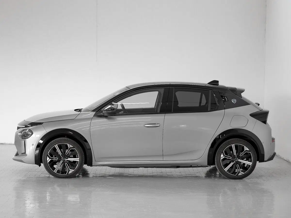 Lancia Ypsilon nuova a Prato (2)