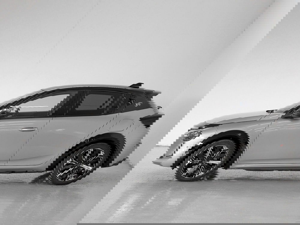 Lancia Ypsilon nuova a Prato (2)