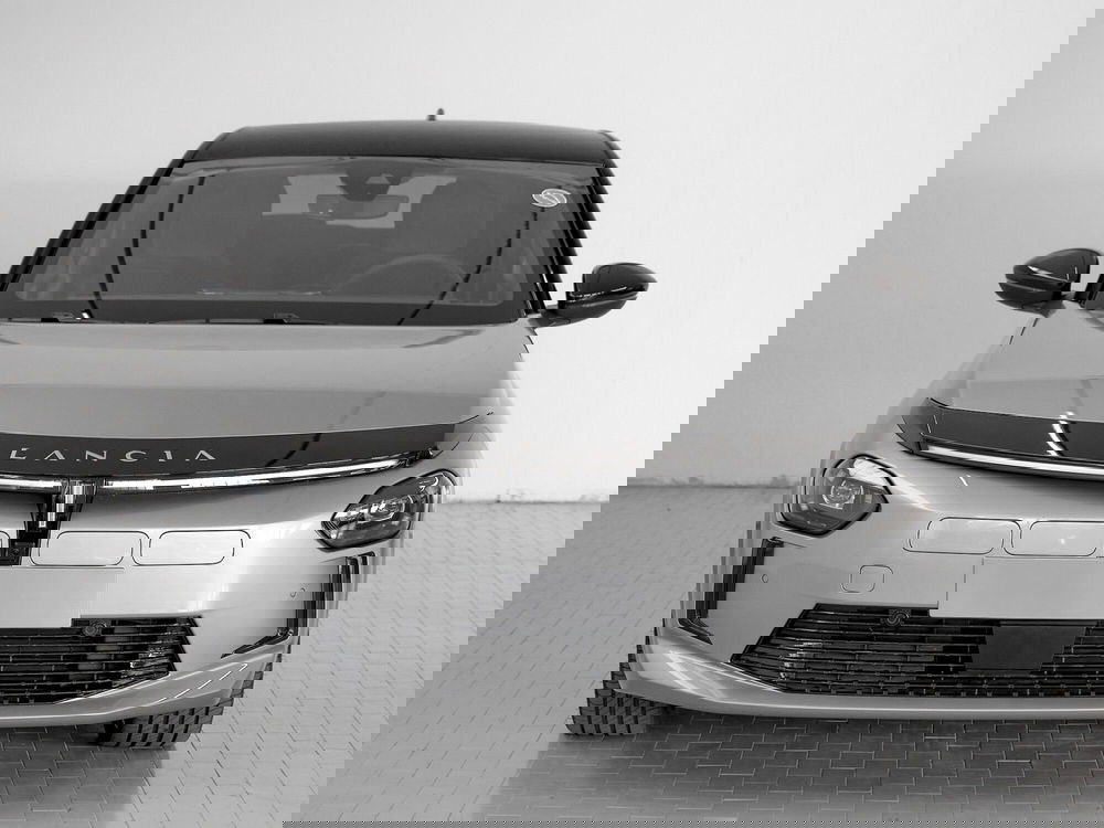 Lancia Ypsilon nuova a Prato (3)