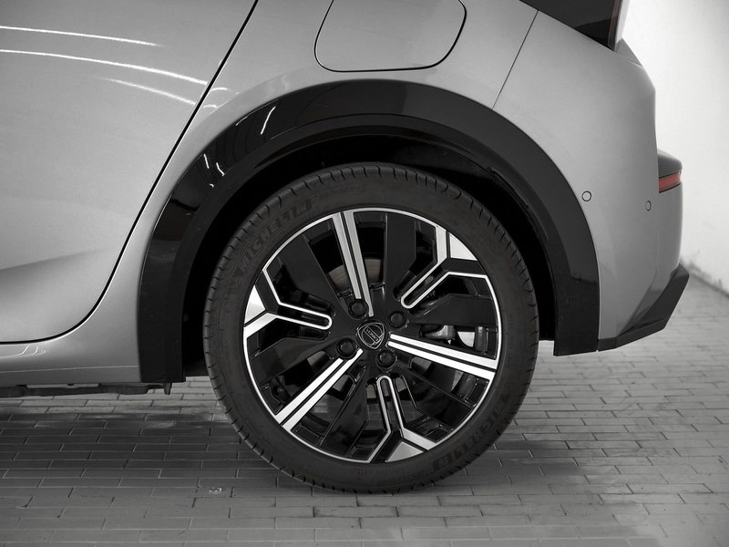 Lancia Ypsilon nuova a Prato (4)