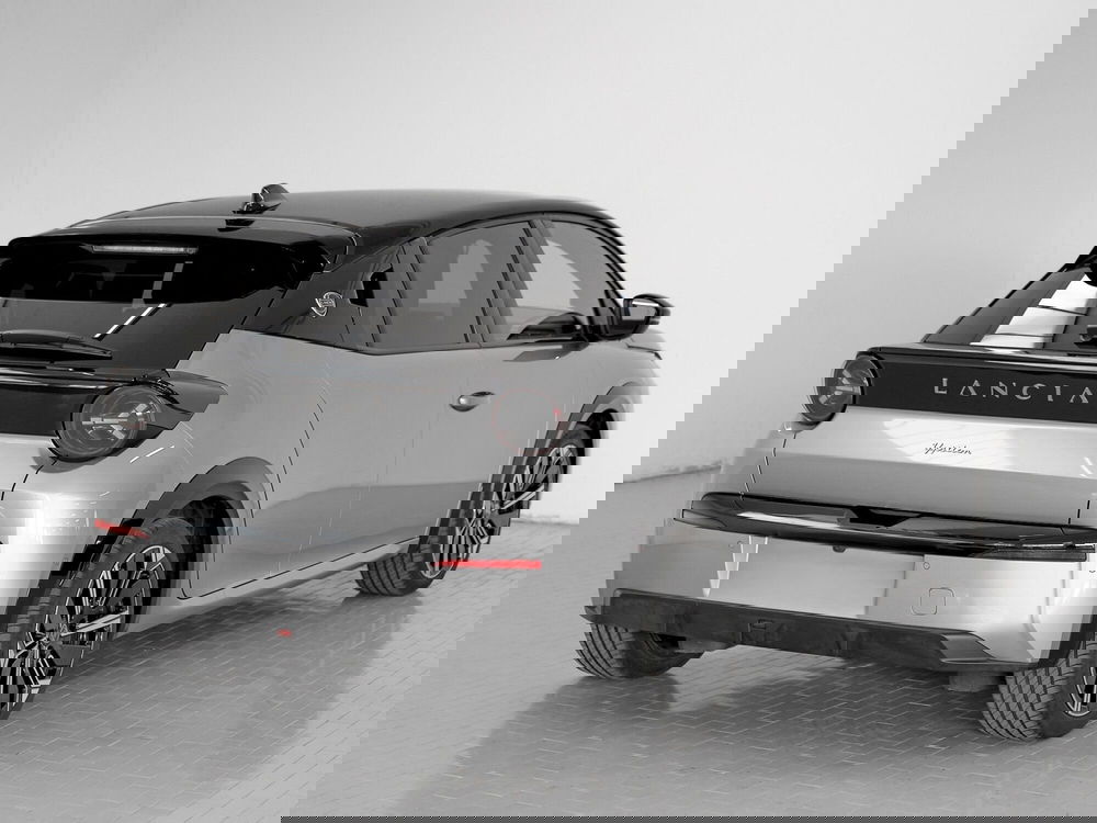 Lancia Ypsilon nuova a Prato (5)