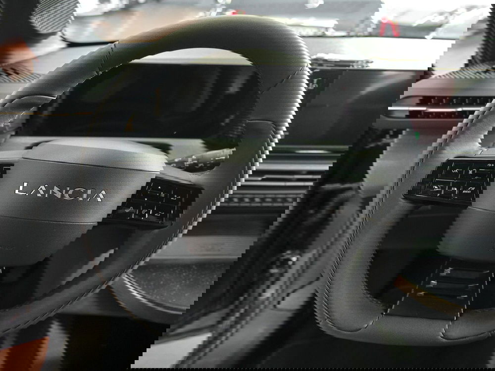 Lancia Ypsilon nuova a Prato (6)