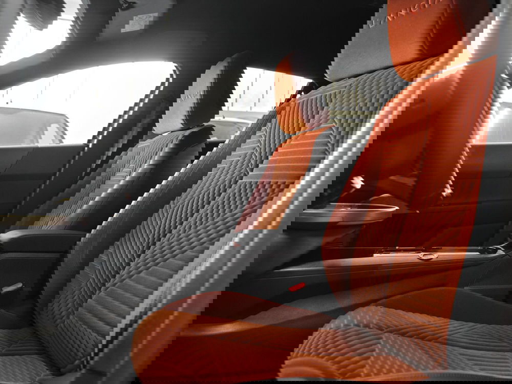 Lancia Ypsilon nuova a Prato (9)