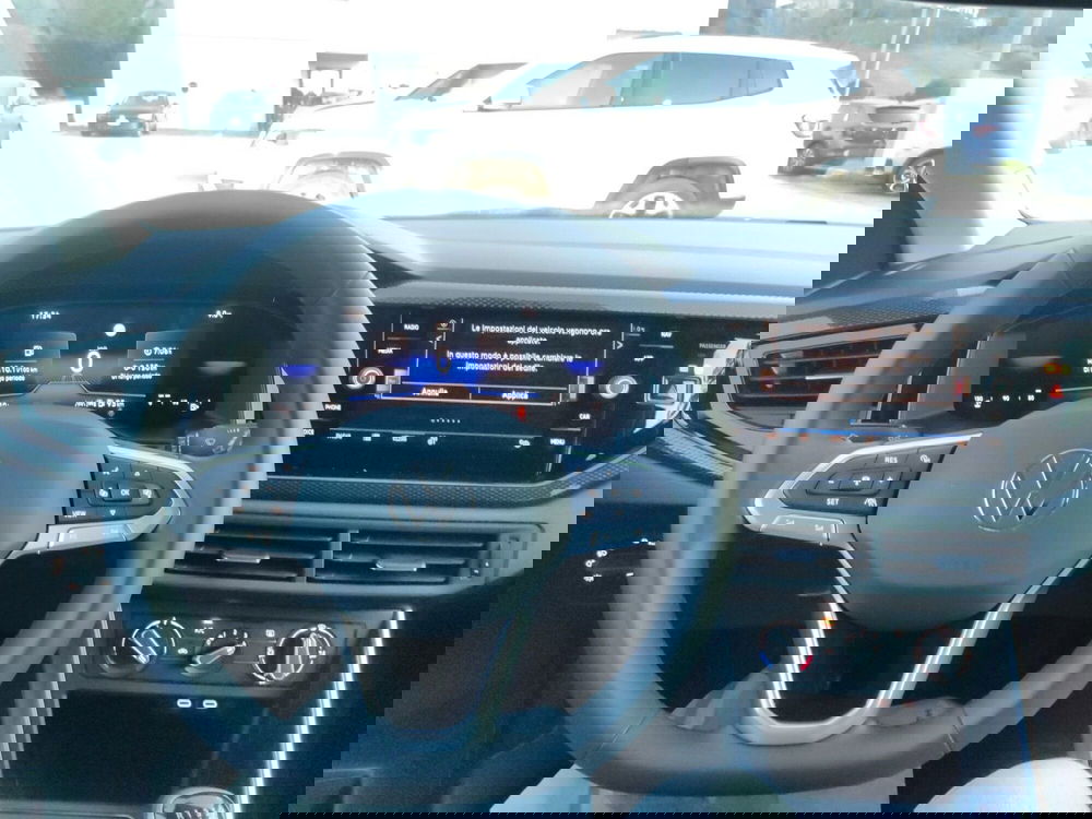 Volkswagen Taigo nuova a Avellino (10)