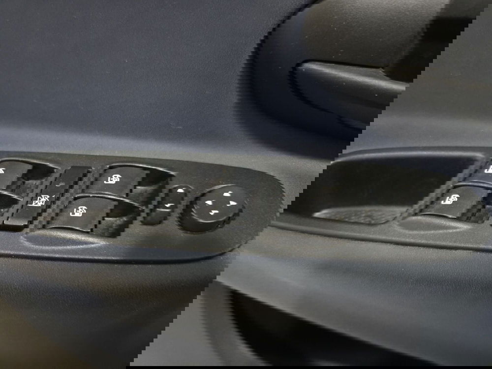 Lancia Ypsilon usata a Prato (15)