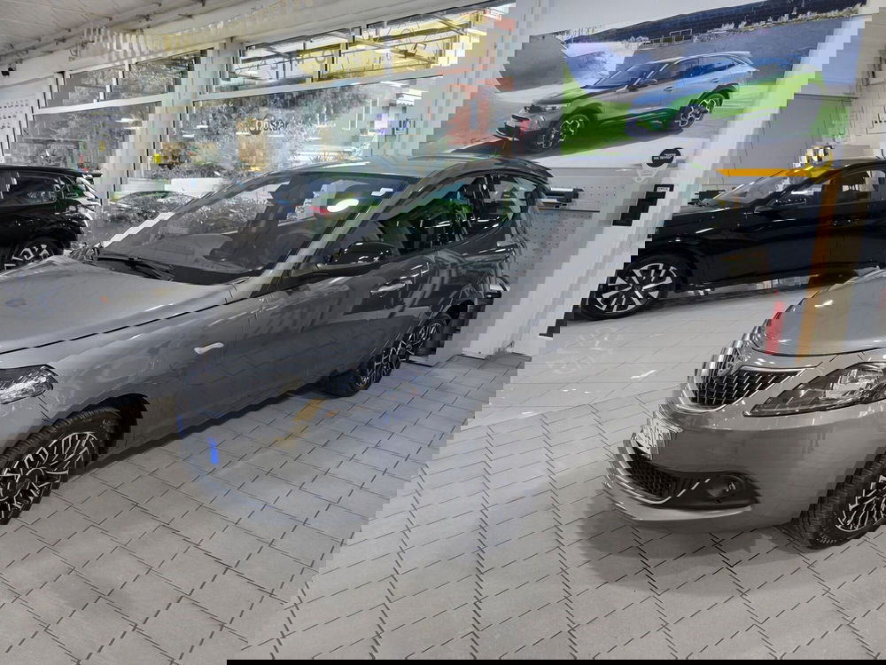 Lancia Ypsilon usata a Prato (3)