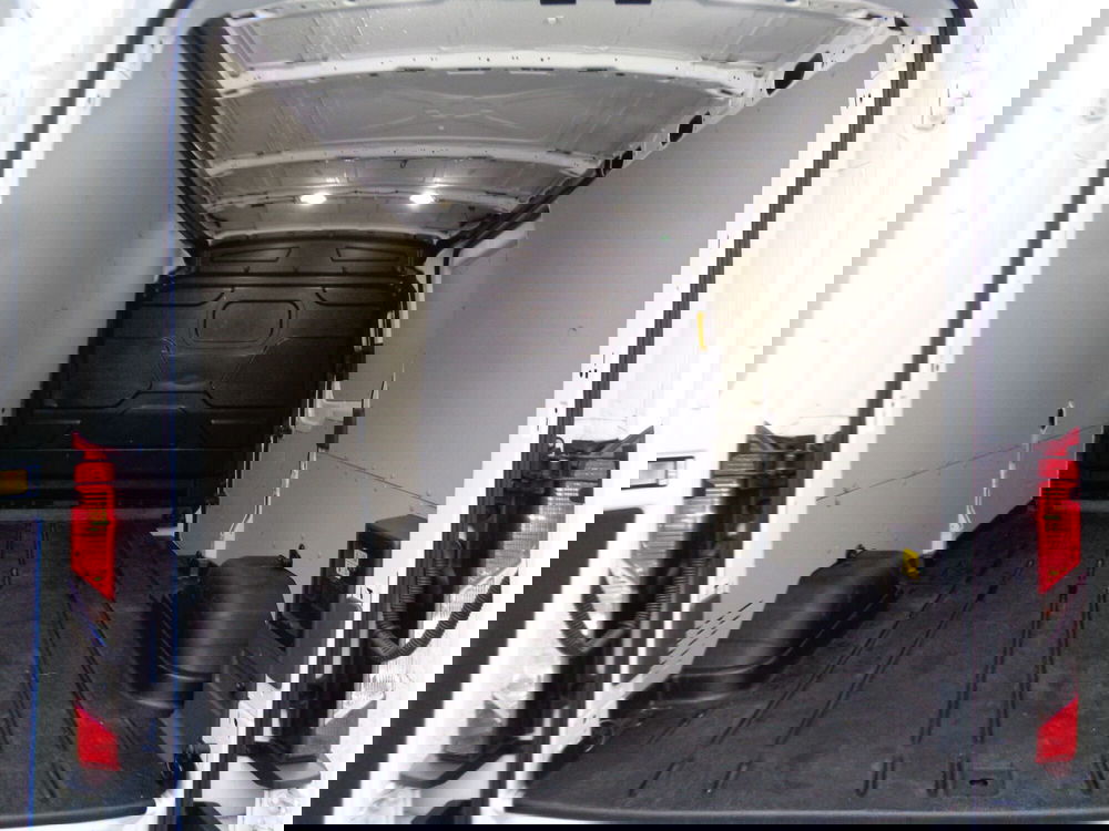 Ford E-Transit Furgone usata a Treviso (15)