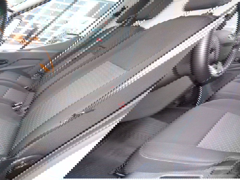 Ford E-Transit Furgone usata a Treviso (9)