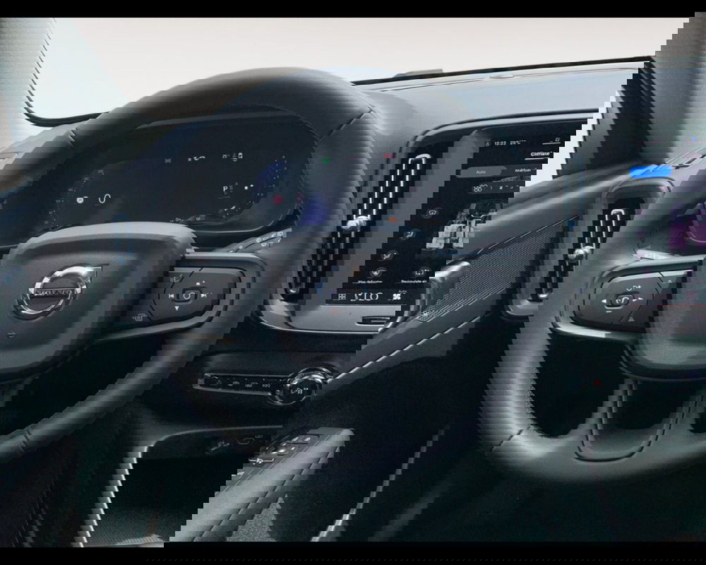 Volvo XC40 nuova a Ravenna (10)