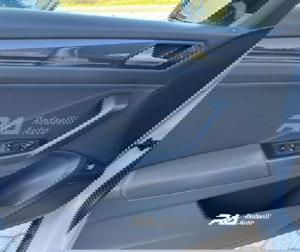 Volkswagen T-Roc usata a Lecco (7)