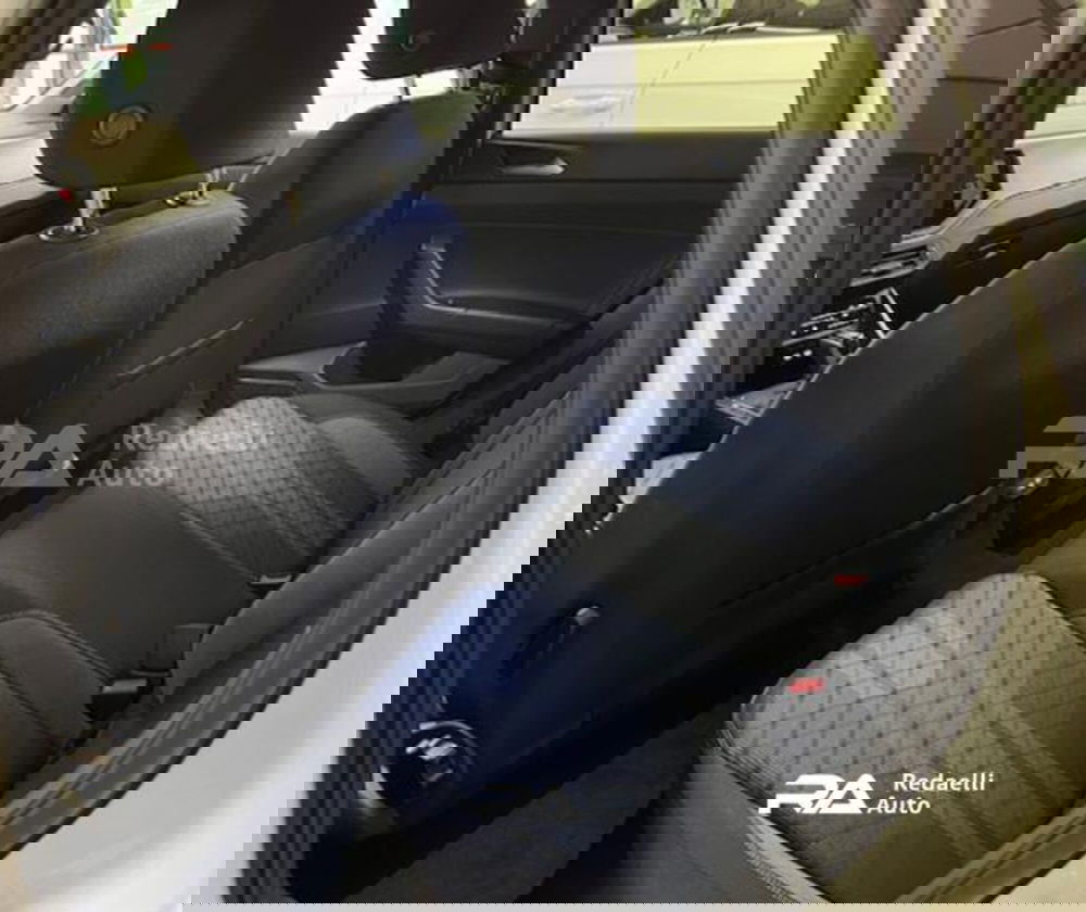 Volkswagen Polo nuova a Lecco (7)