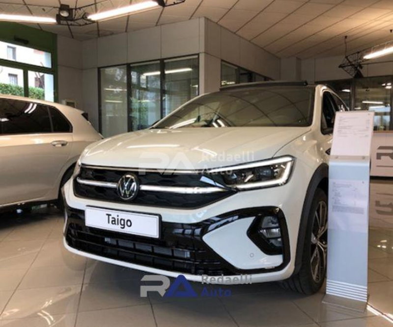 Volkswagen Taigo nuova a Lecco (2)