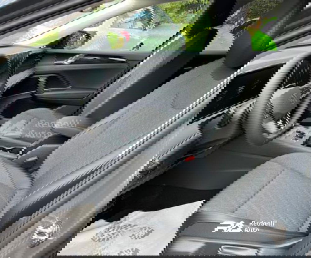 Volkswagen Tiguan nuova a Lecco (4)