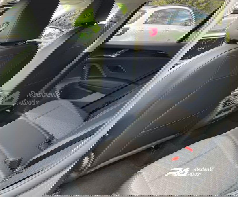 Volkswagen Tiguan nuova a Lecco (5)