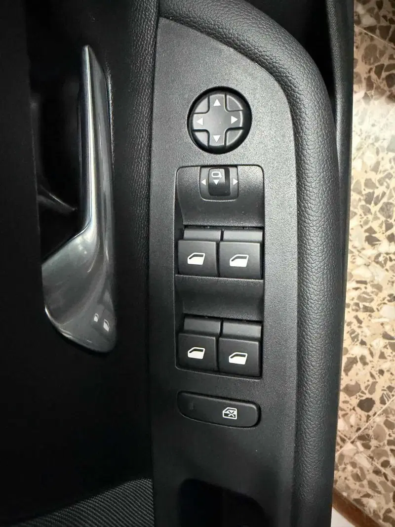 Opel Mokka nuova a Foggia (15)