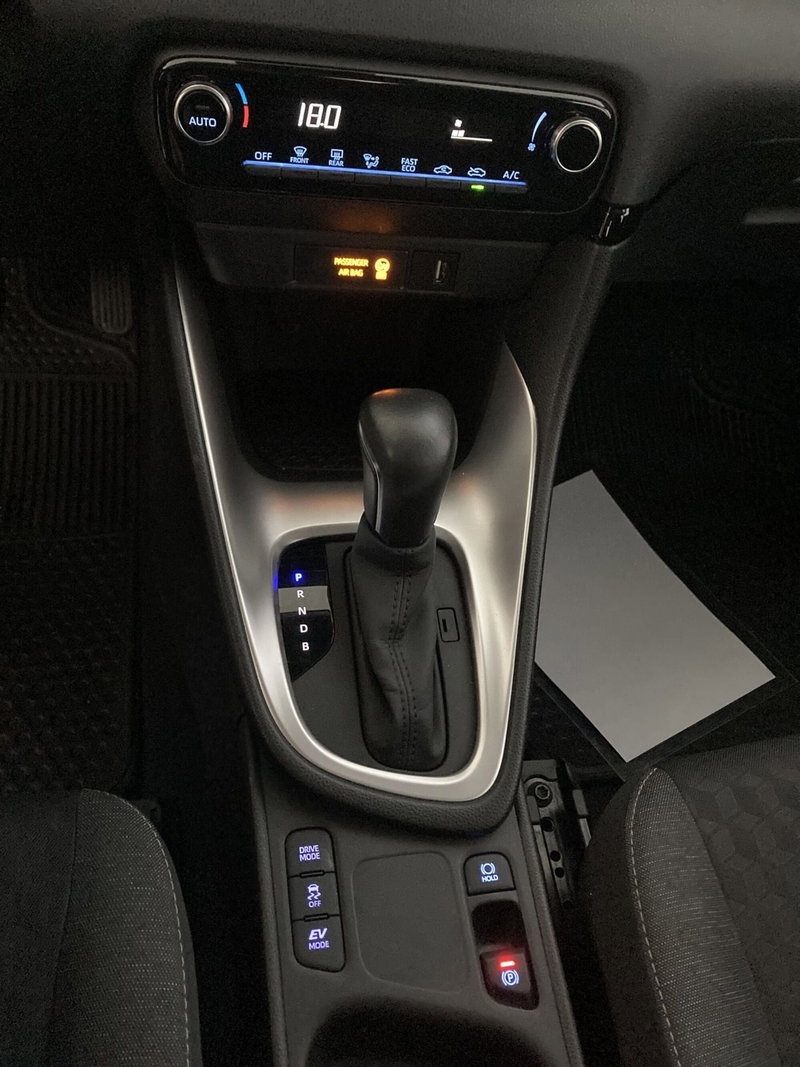 Toyota Yaris usata a Barletta-Andria-Trani (12)