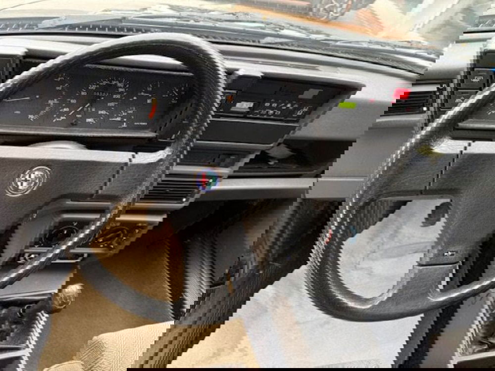 Alfa Romeo 75 usata a Arezzo (15)