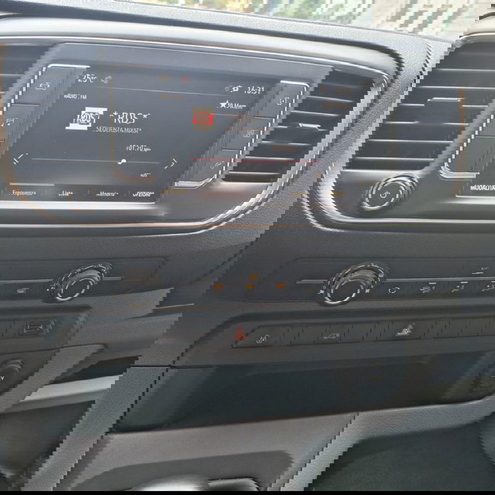 Opel Vivaro Furgone usata a Padova (10)