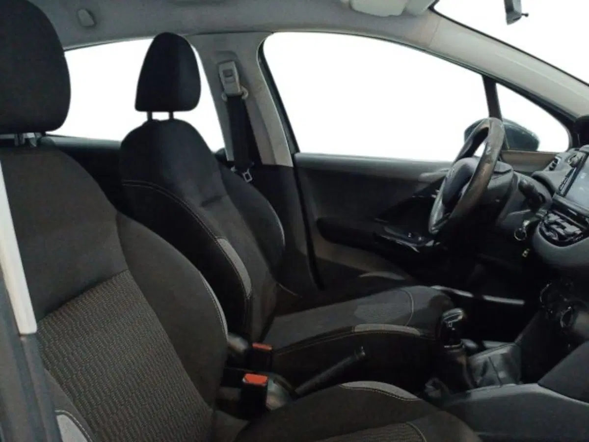 Peugeot 208 usata a Catania (10)