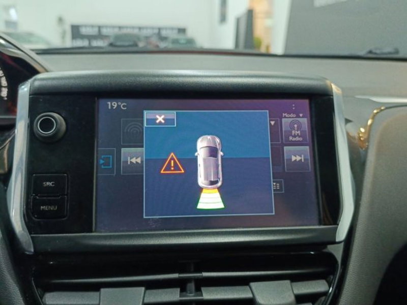 Peugeot 208 usata a Catania (17)