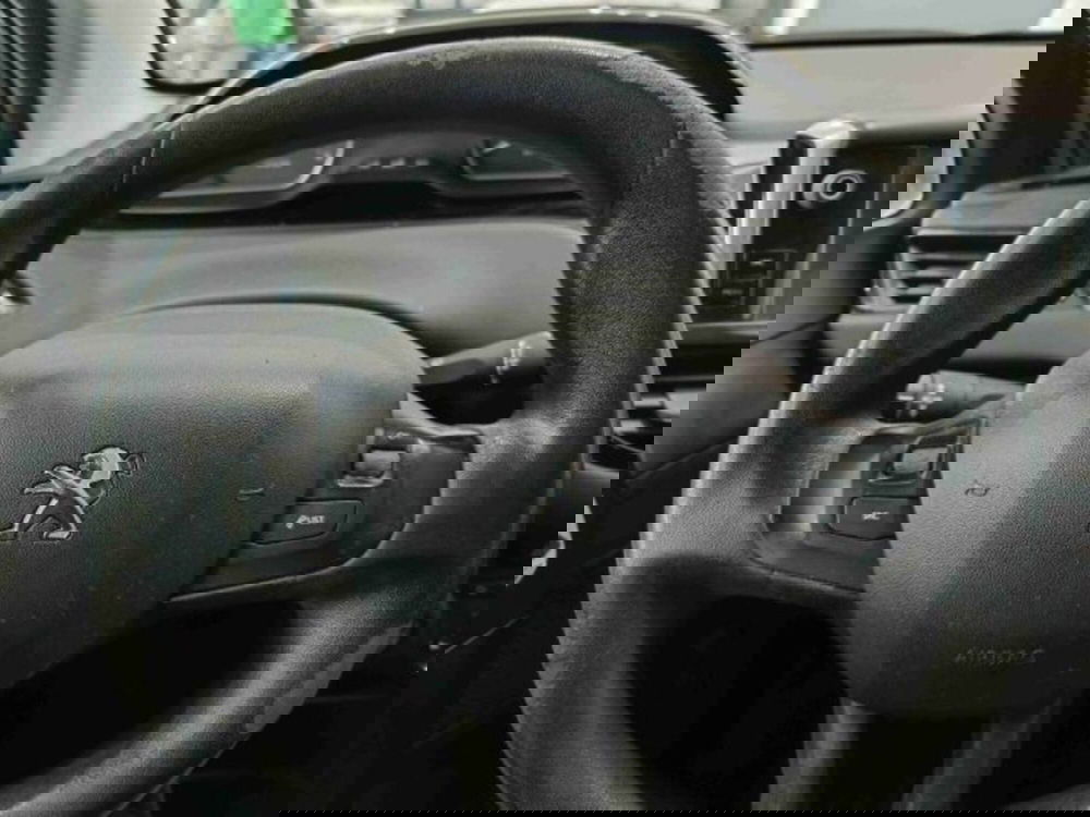 Peugeot 208 usata a Catania (18)