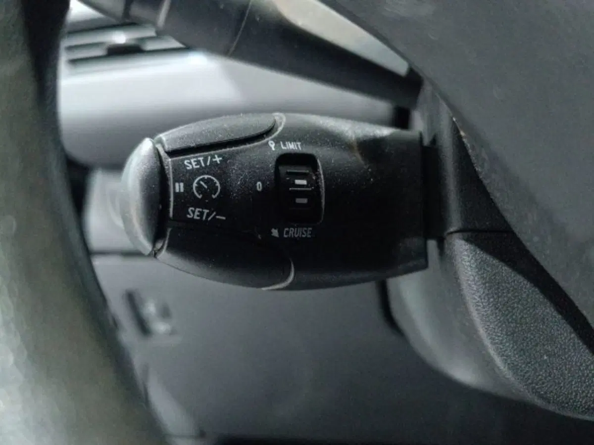 Peugeot 208 usata a Catania (20)