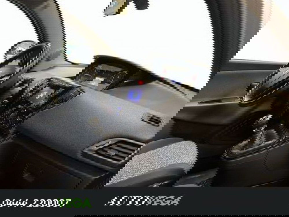 Lancia Ypsilon usata a Vicenza (9)