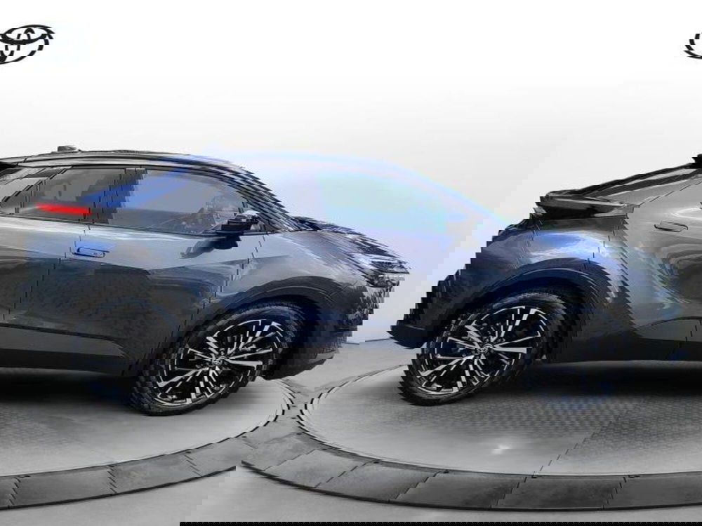 Toyota Toyota C-HR nuova a Perugia (13)