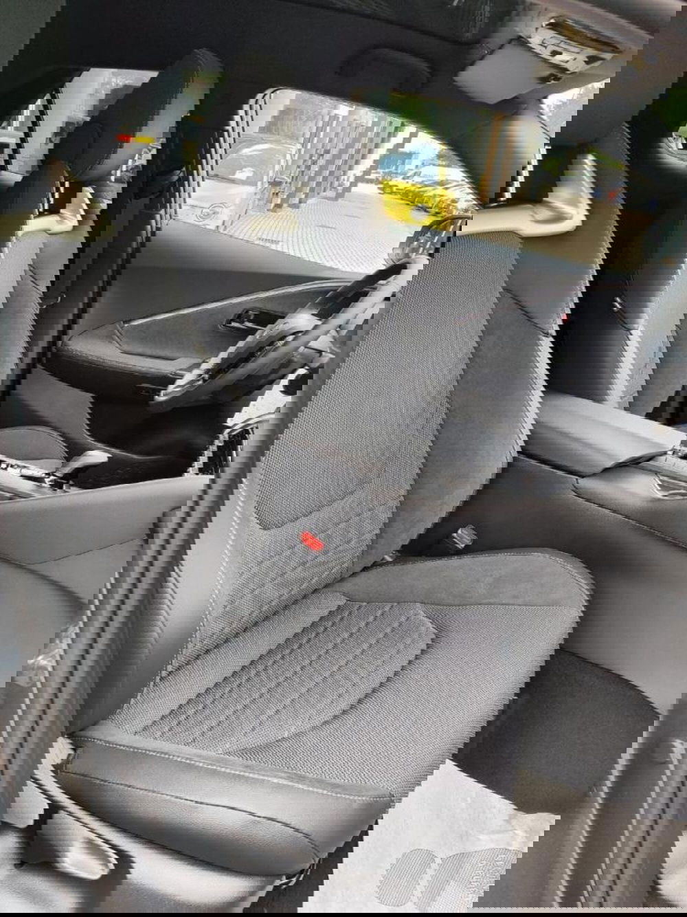 Toyota Toyota C-HR nuova a Perugia (6)