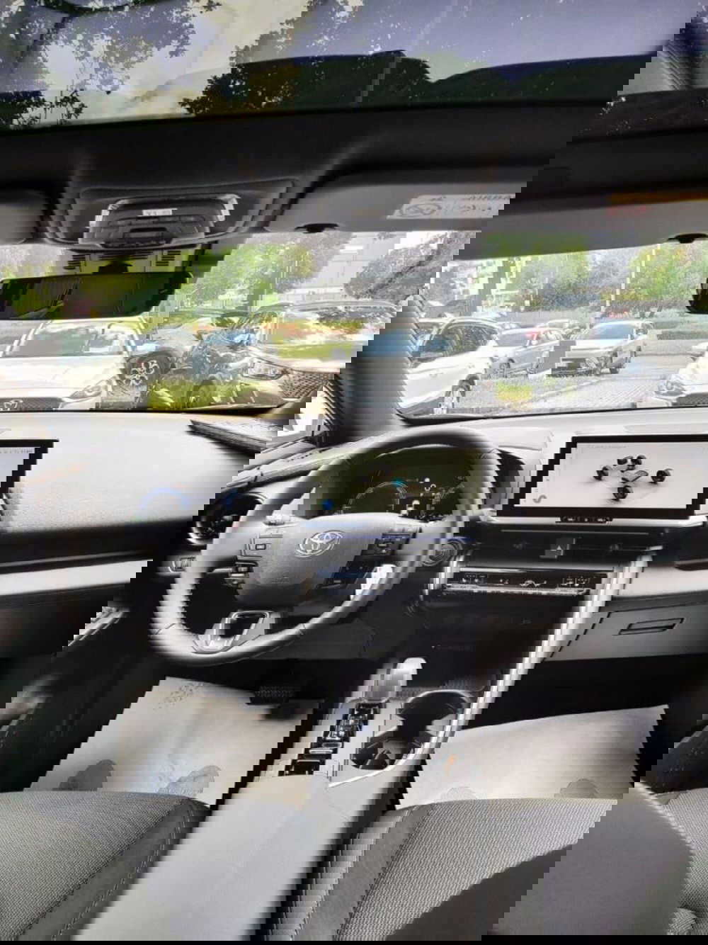 Toyota Toyota C-HR nuova a Perugia (8)