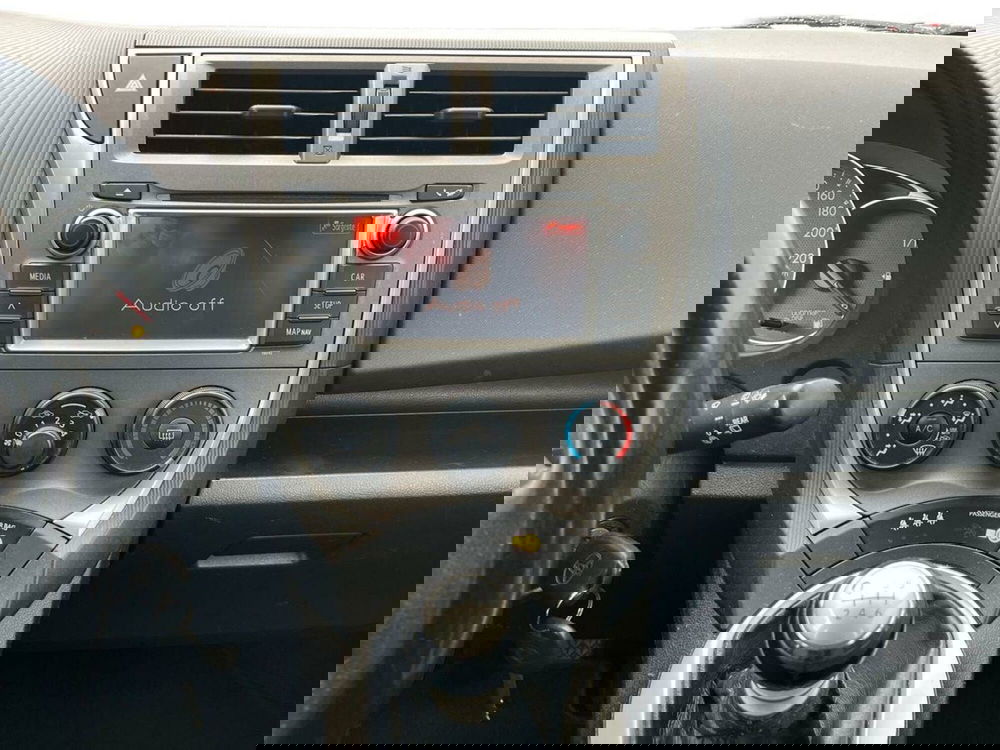 Toyota Verso-S usata a Sondrio (13)