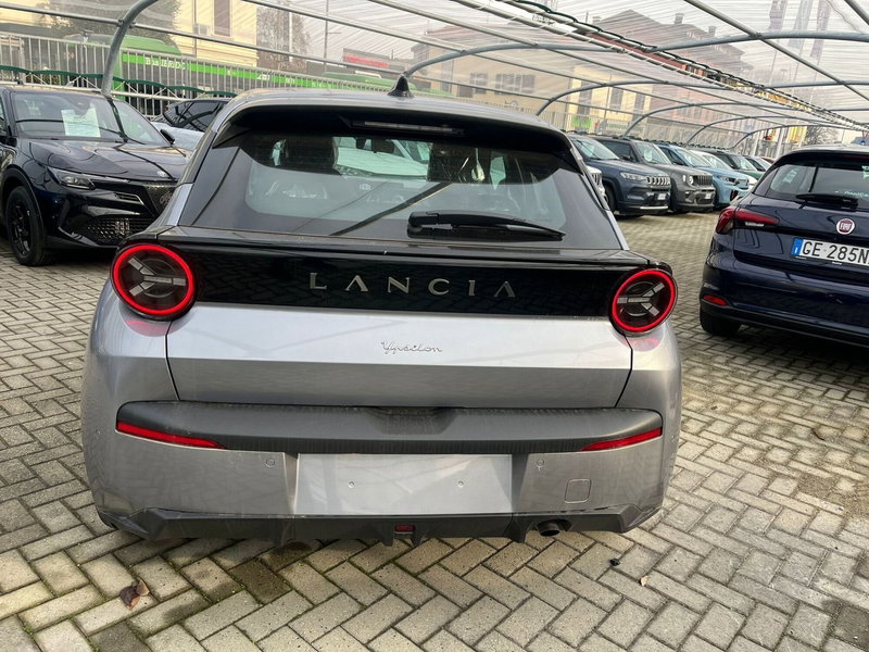 Lancia Ypsilon nuova a Milano (10)
