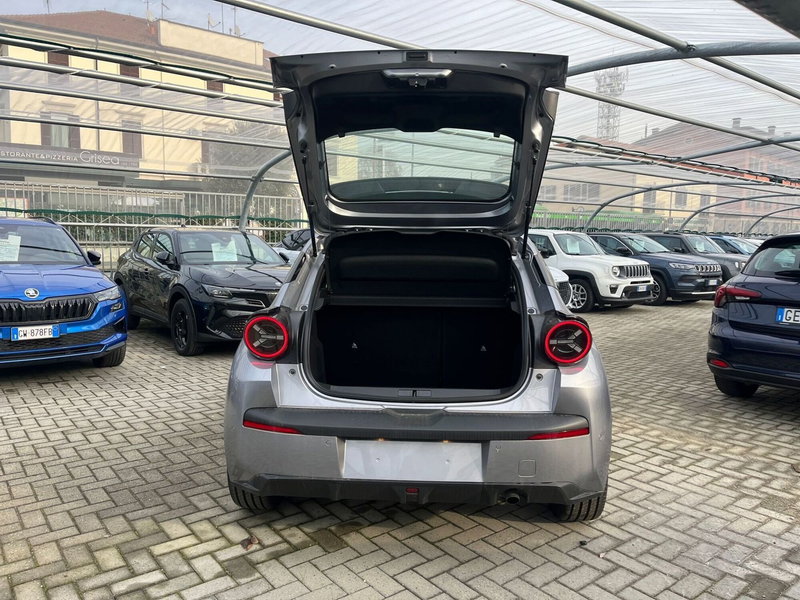 Lancia Ypsilon nuova a Milano (11)