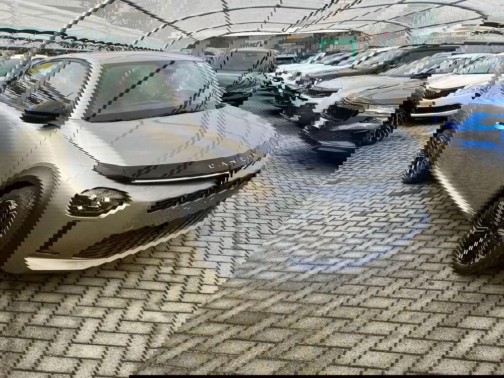 Lancia Ypsilon nuova a Milano (3)