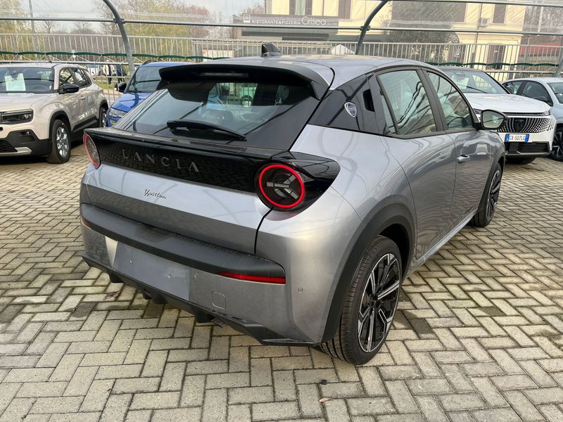 Lancia Ypsilon nuova a Milano (9)