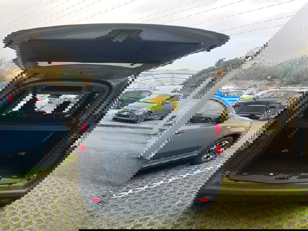 Ford Tourneo Courier usata a Milano (12)