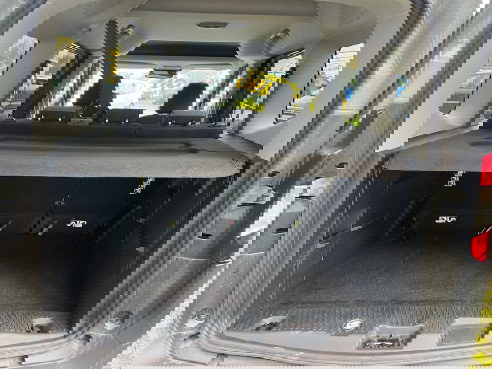 Ford Tourneo Courier usata a Milano (13)