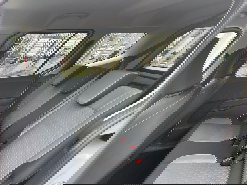Ford Tourneo Courier usata a Milano (17)