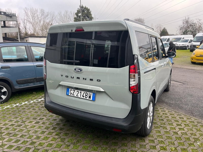Ford Tourneo Courier usata a Milano (8)