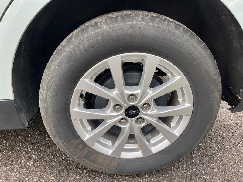 Ford Tourneo Courier usata a Milano (9)