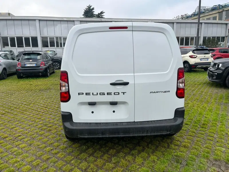 Peugeot Partner Furgone nuova a Milano (11)
