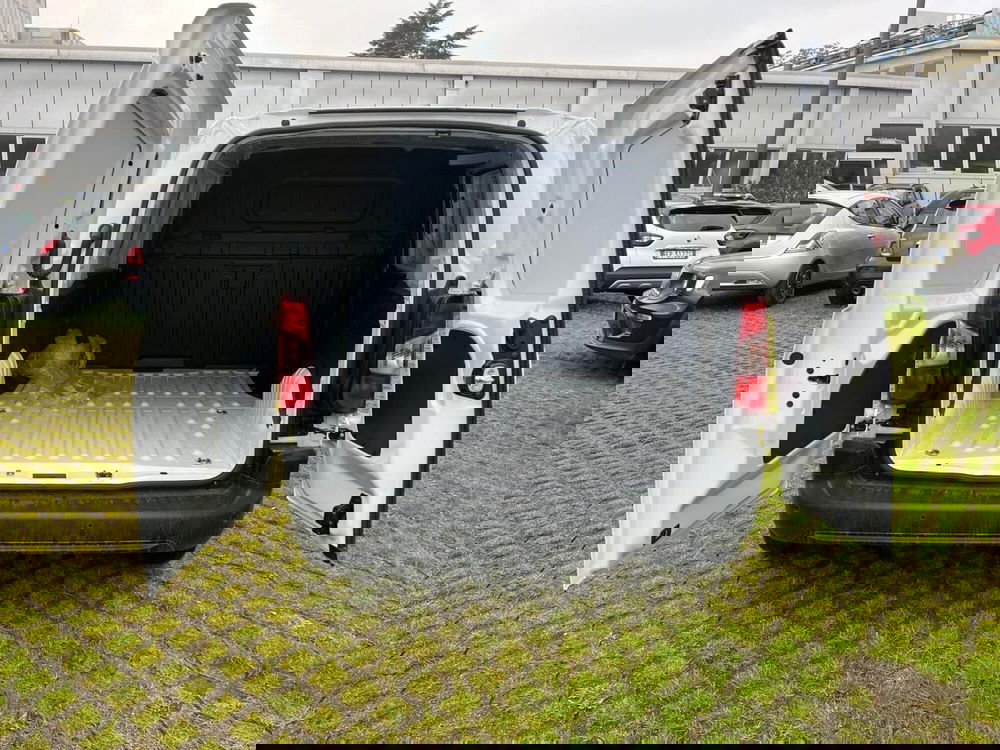 Peugeot Partner Furgone nuova a Milano (12)