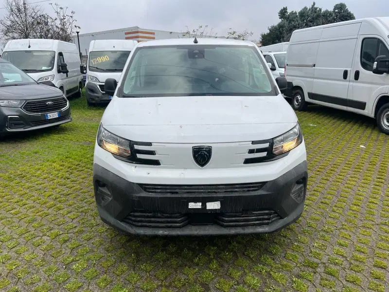 Peugeot Partner Furgone nuova a Milano (2)