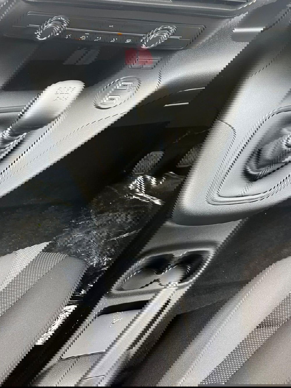 Peugeot Partner Furgone nuova a Milano (20)