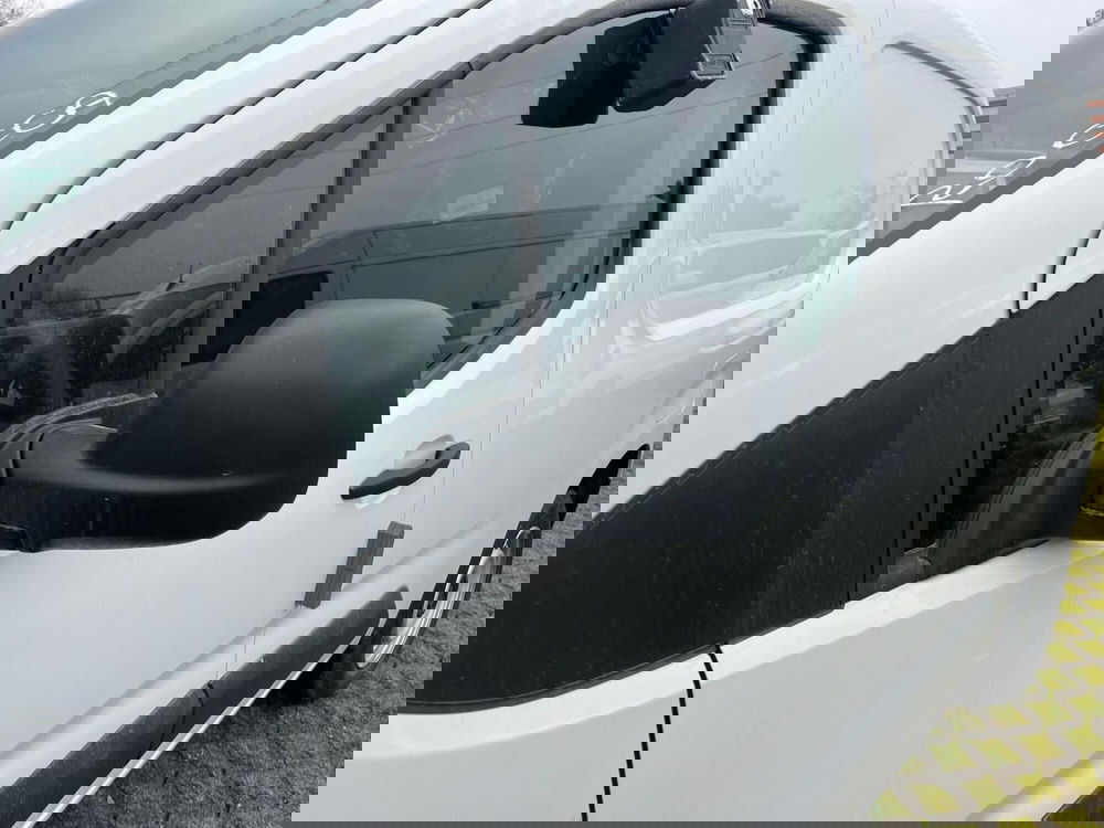 Peugeot Partner Furgone nuova a Milano (4)