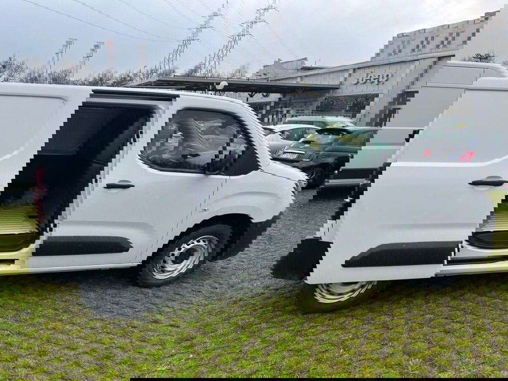 Peugeot Partner Furgone nuova a Milano (6)