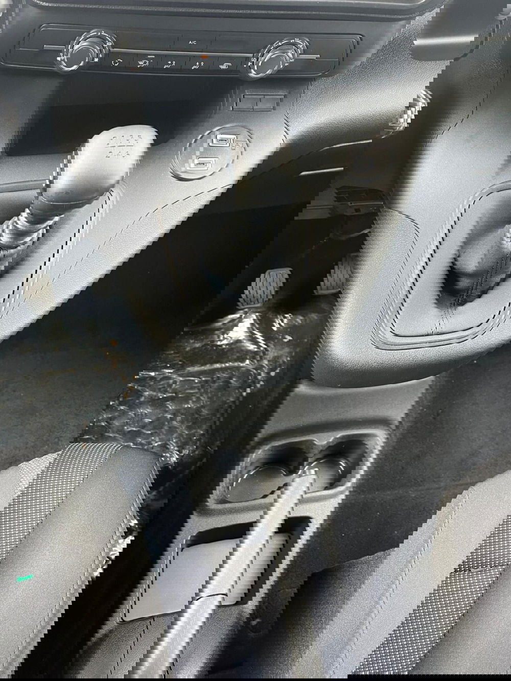 Peugeot Partner Furgone nuova a Milano (20)