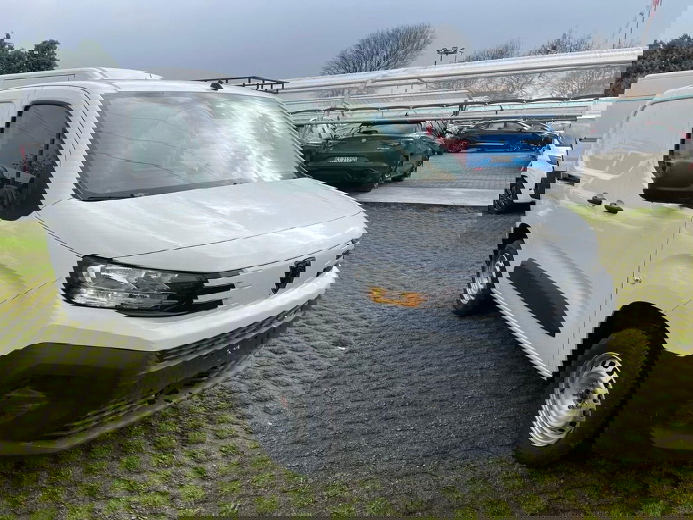 Peugeot Partner Furgone nuova a Milano (3)