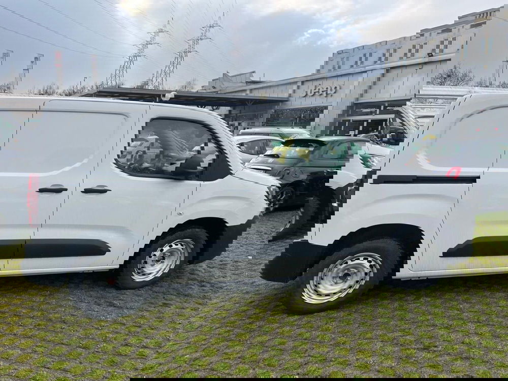 Peugeot Partner Furgone nuova a Milano (7)