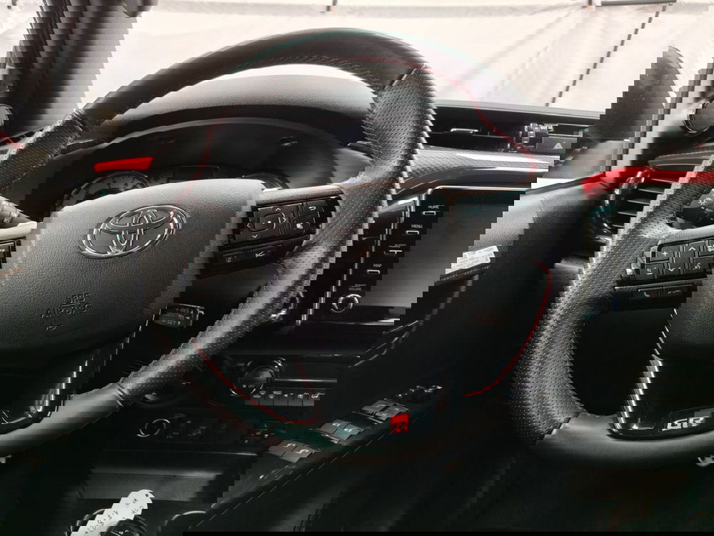 Toyota Hilux usata a Roma (11)